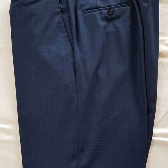 Samuelsohn -Men's Suits - 44 Reg - $525 Each - Picture 10 of 12